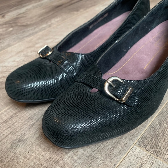 Clarks Artisan Caswell Genoa Black Leather Comfort Slip On flats Size 9.5Wide - Picture 3 of 6